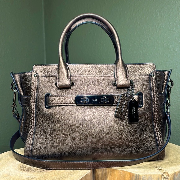 Coach Handbags - COACH Pebbled Leather Swagger 27